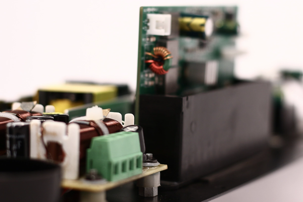 Inbuilt 250 watt Bi-amplifier with DSP Balance
